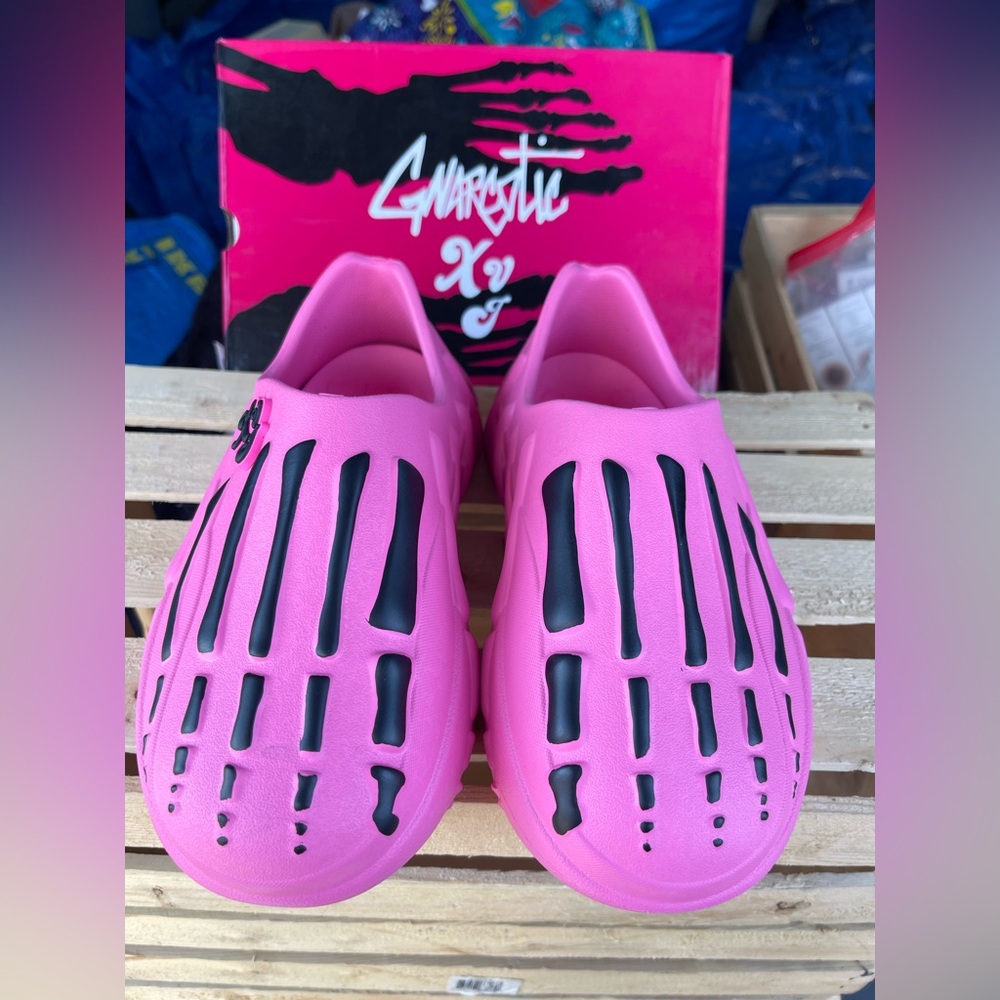 GNargotic Skelly Runner Shoes